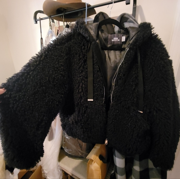UO Faux Fur Jacket - Picture 5 of 11
